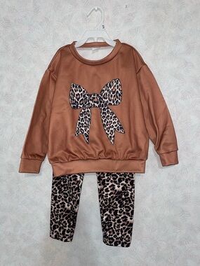 SHEIN Brown Girls Leopard Bow Matching Set